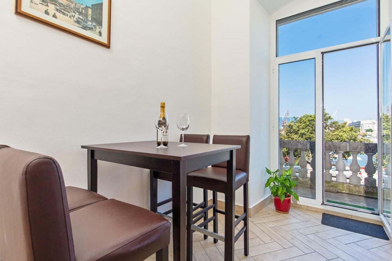 Apartment Mia Rijeka Exterior photo